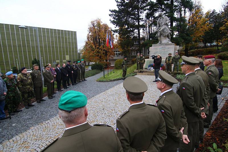 U památníků proběhly vzpomínkové akty 