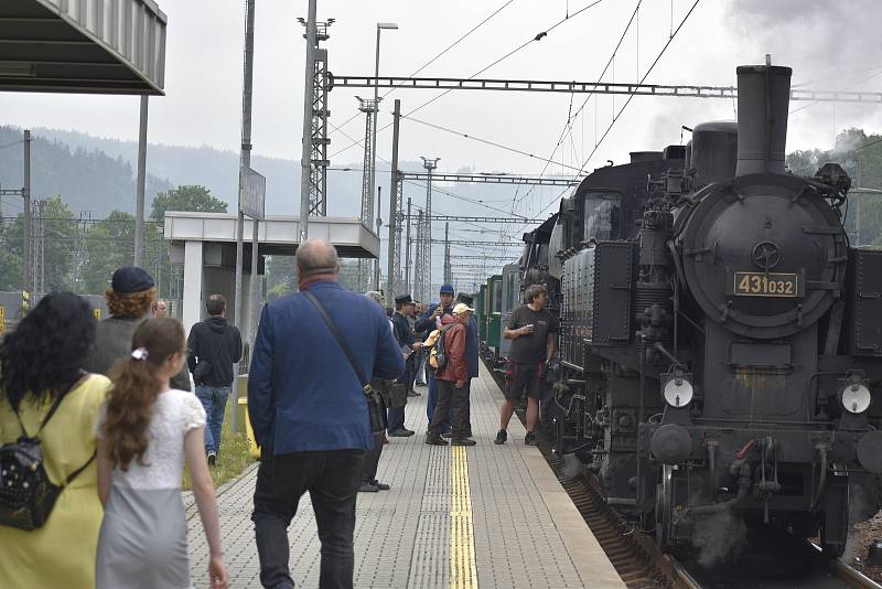 Parní lokomotivy v červenci brázdily koleje Orlickoústecka a Králicka. Na trať vyjela Ventilovka i Němka, které táhly zrestaurované dobové vagóny.