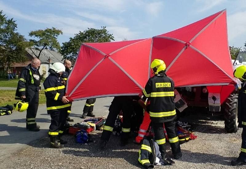 K tragické události do Kunvaldu dnes odpoledne vyjížděly čtyři jednotky hasičů.