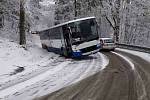 V Ústí nad Orlicí zapadl autobus, Foto: HZS PK