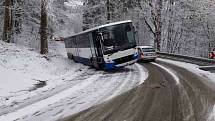 V Ústí nad Orlicí zapadl autobus, Foto: HZS PK