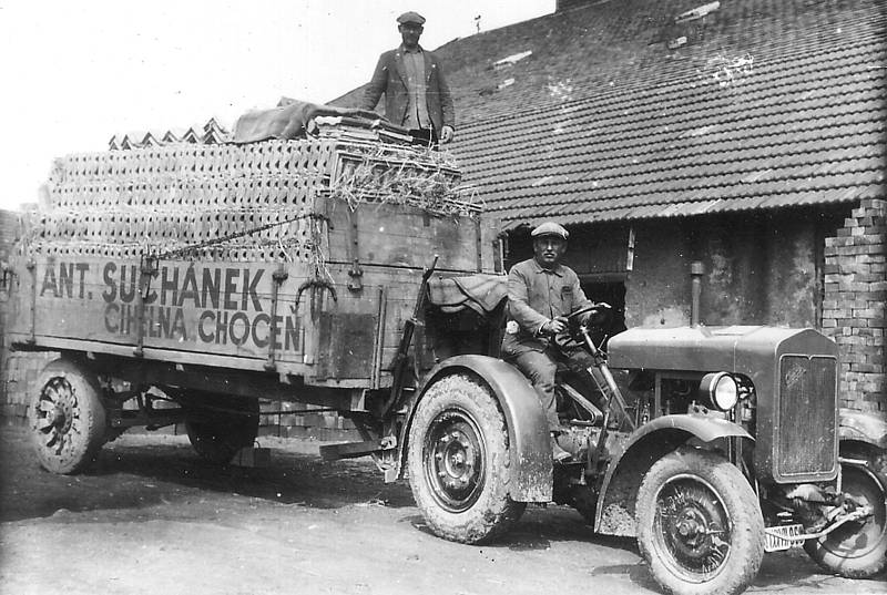 Várka střešních tašek z cihelny panaSuchánka, rok 1932.