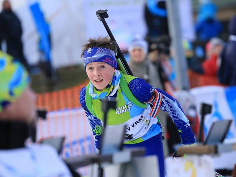 Mladí sportovci při olympijském klání.