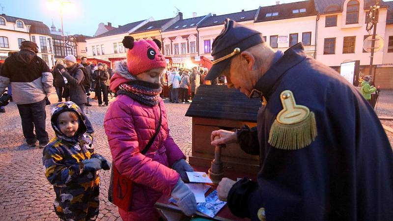 První adventní neděli 1. prosince byl na Mírovém náměstí v Ústí nad Orlicí zahájen tradiční Ústecký advent.