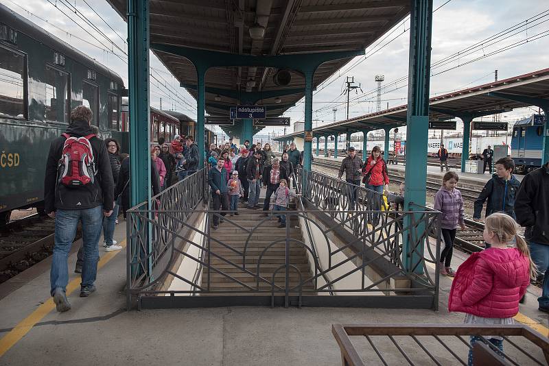 Parním vlakem na oslavy 170 let trati Česká Třebová Brno, to byl podtitul sobotních oslav výročí zahájení dopravy na trati do Brna.