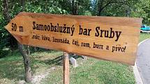 Na Srubech se otevřel samoobslužný bar.