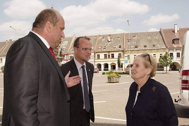 Návštěva Madeleine Albrightové v Letohradě v roce 2015.