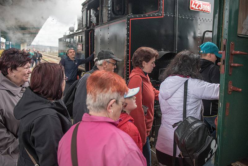 Parním vlakem na oslavy 170 let trati Česká Třebová Brno, to byl podtitul sobotních oslav výročí zahájení dopravy na trati do Brna.