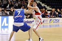 Pavel Miloš (v bílém) bude na Streetball cupu v České Třebové