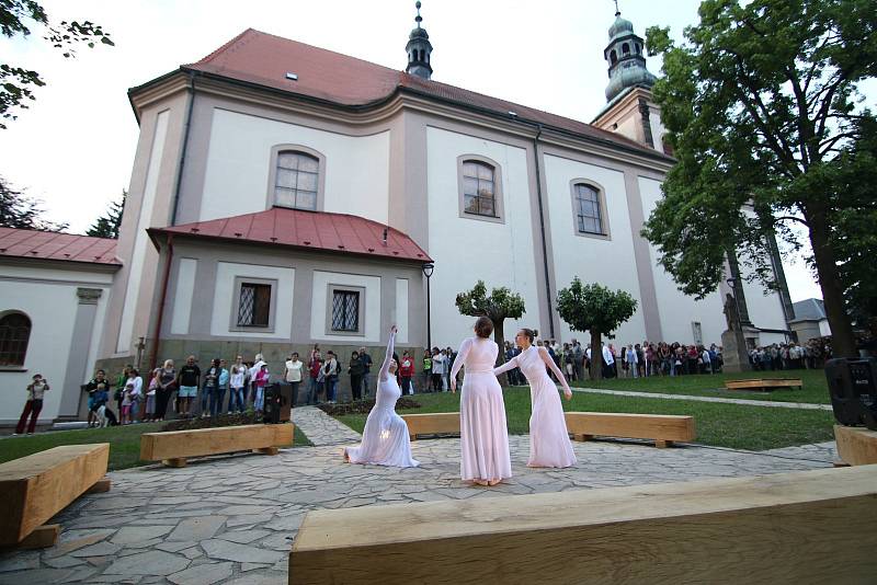 Za noci kostelů v Ústí slavnostně otevřeli nový park