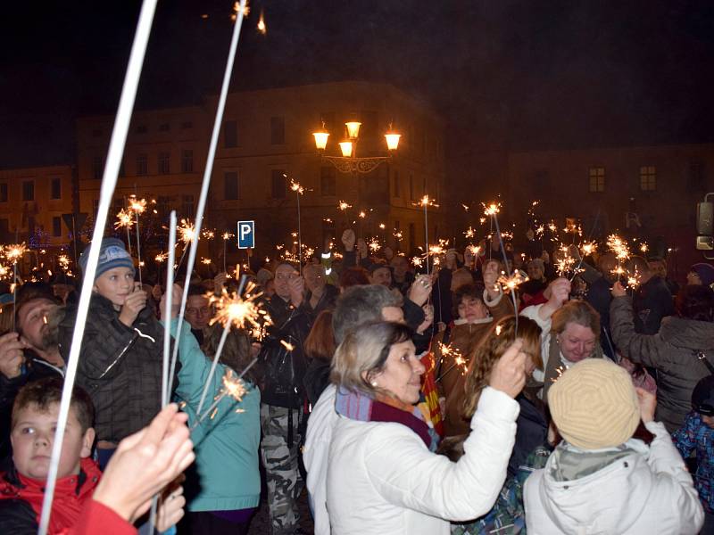 Demonstrace proti vzniku ženské věznice v Králíkách.