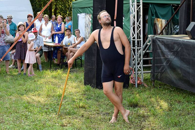 V Žamberku se v sobotu slavila hned dvě výročí, a to 75. výročí příchodu paraskupiny BARIUM a 110. výročí narození gen. Josefa Knopa.