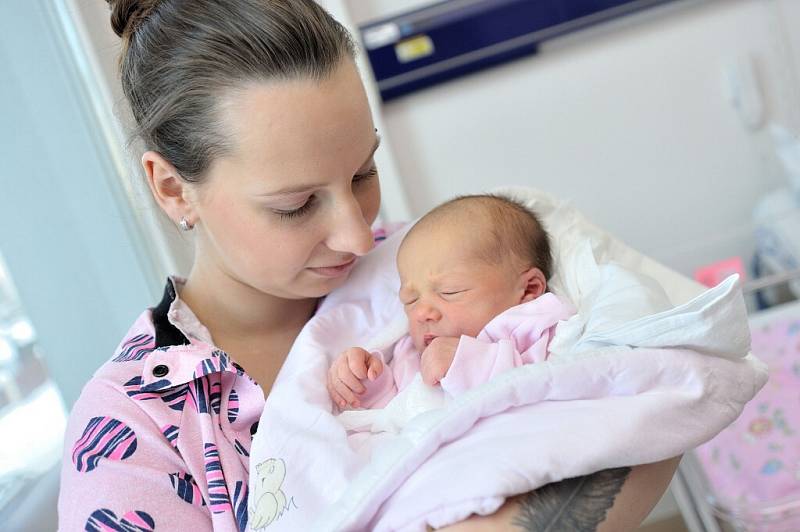 Amálie Mária Fabiánková je první radostí pro rodiče Karolínu Lesákovou a Michala Fabiánka z Letohradu. Holčička se s hmotností 2,930 kg narodila 16. ledna v 19.31 hodin.