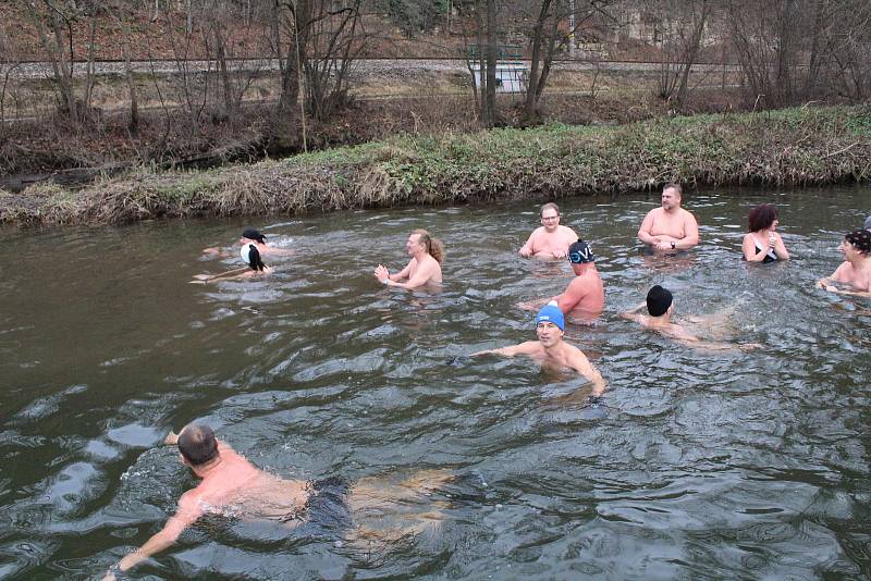 Českotřebovští otužilci si pravidelně jezdí zaplavat i do Cakle v Ústí nad Orlicí.