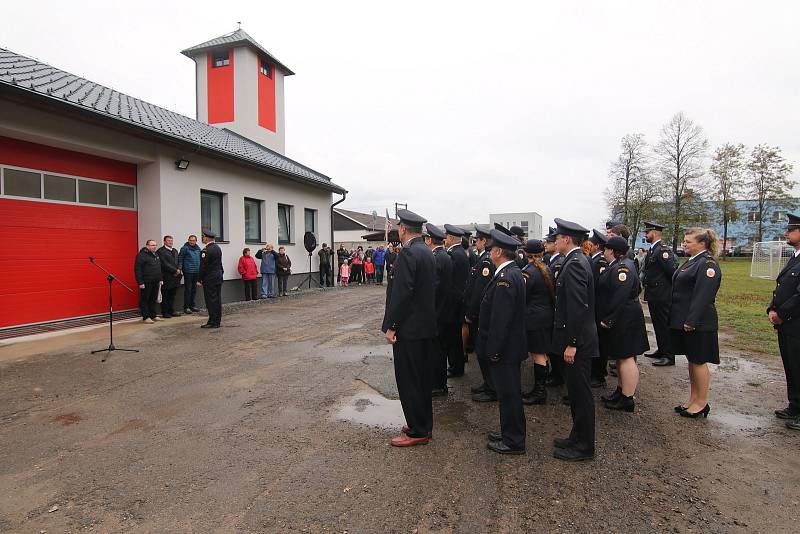 Hasiči v Hylvátech mají novou stanici.