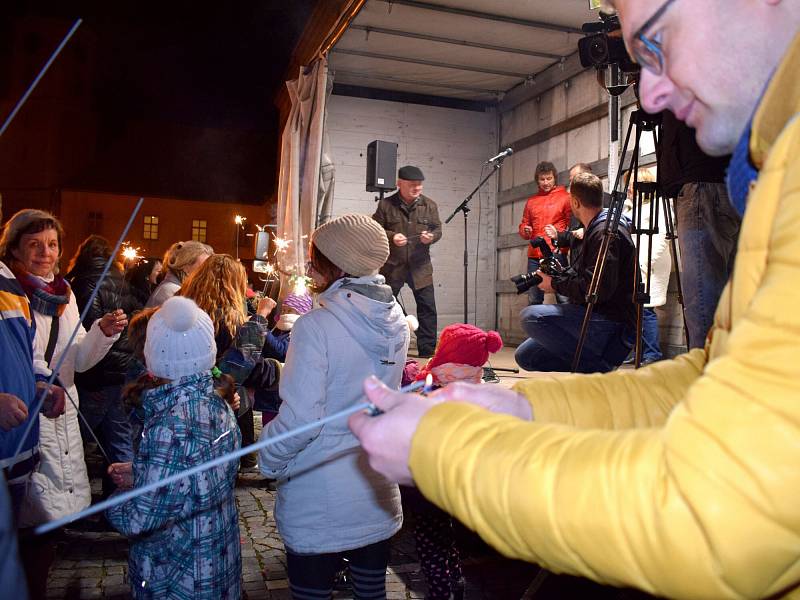 Demonstrace proti vzniku ženské věznice v Králíkách.