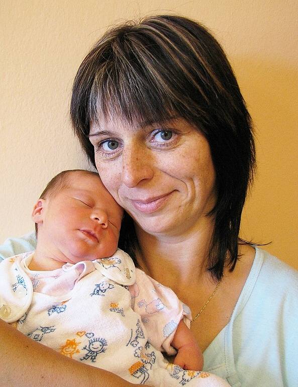 Amálka Šimková je na světě od 6. září od 13 hodin, kdy potěšila rodiče Irenu Šimkovou a Miroslava Zvaleného hmotností 3,4 kg.