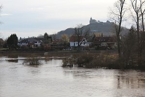 Labe v Němčicích na Pardubicku vystoupalo na třetí povodňový stupeň.