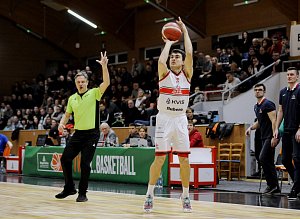 O čtrnáctou výhru v sezoně se porvou basketbalisté Pardubic s Ústím nad Labem.