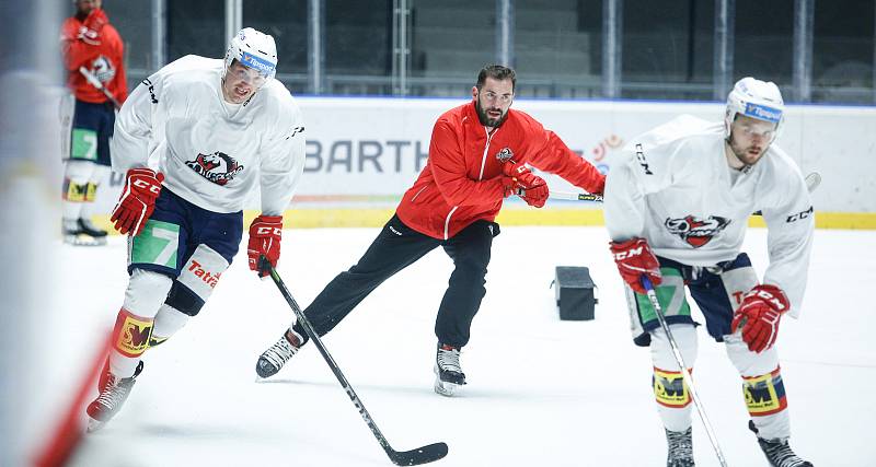 První trénink hráčů HC Dynamo na ledě v pardubické enteria areně.