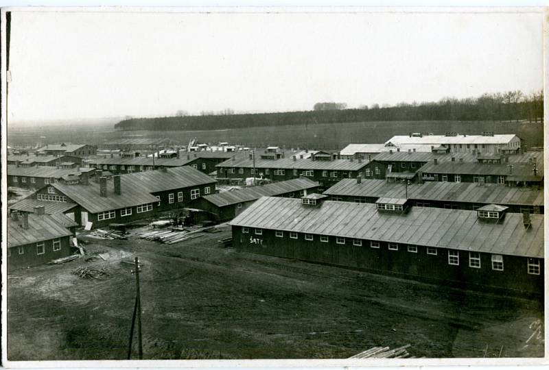 Výstavba válečné nemonice v Pardubicích v roce 1914/1915.