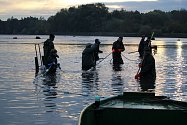 Rybáři vyrazili na rybník Buňkov