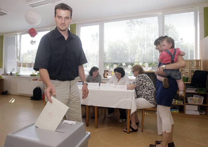 K volební urně se dostavil také starosta městského obvodu VI Petr Králíček.
