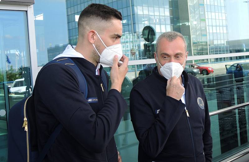 Čeští basketbalisté před odletem na OH