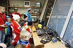 Vánoční hokejový den navštívily v Pardubicích více než tři tisíce fanoušků