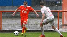 Z divizního fotbalového derby Živanice - Pardubice B (3:1). 