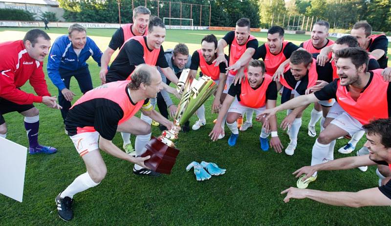 Fotbalisté Slatiňan ovládli finálový zápas Poháru hejtmana, když přehráli Libišany 5:0.