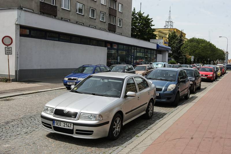 Problémy s parkováním v Pardubicích