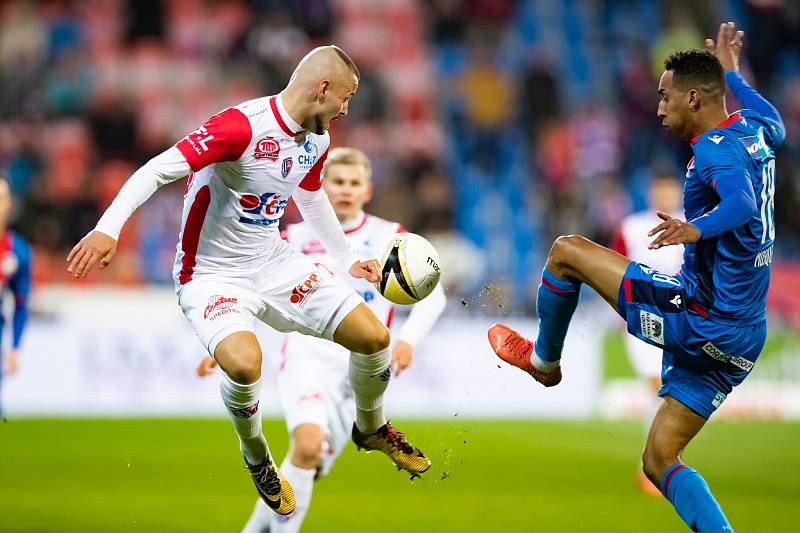 Pardubičtí fotbalisté neměli v deseti v Plzni šanci na úspěch.