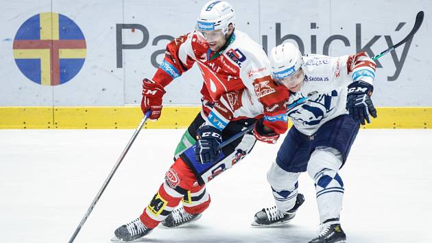Hokejisté pardubického Dynama si na vlastním ledě proti Plzni připsali cenné dva body.