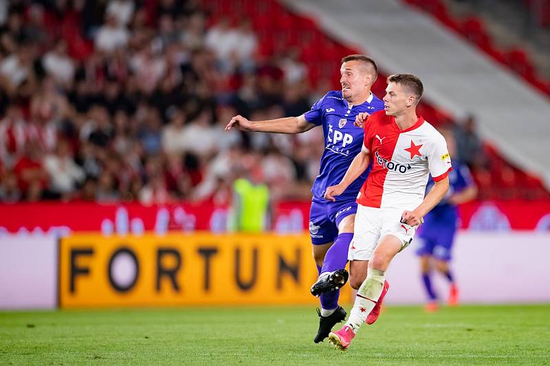 Pardubice schytaly pořádný debakl v pražském Edenu, kdy obdržely od Slavie Praha sedm branek.