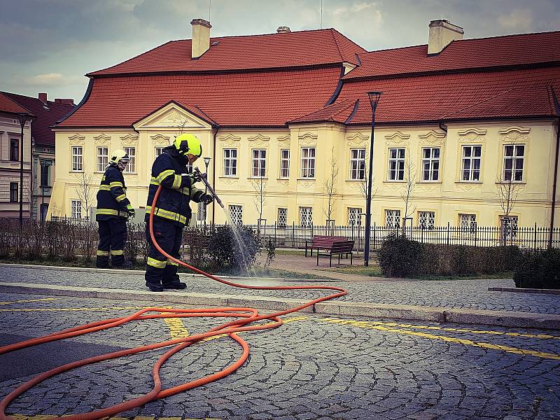 Dezinfikuje se i v Chrasti.