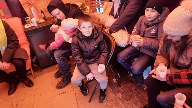 Vnitřně vysídlení uprchlíci v Drahobyči na Ukrajině.