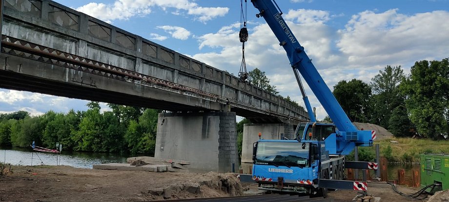 V Řečanech nad Labem se bude jezdit po mostním provizoriu - Cena mostního provizoria včetně jeho instalace přesahuje 67 milionů korun bez DPH