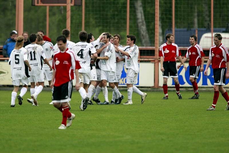 Momentky ze zápasu mezi Živanicemi a FC Hradec Králové B.