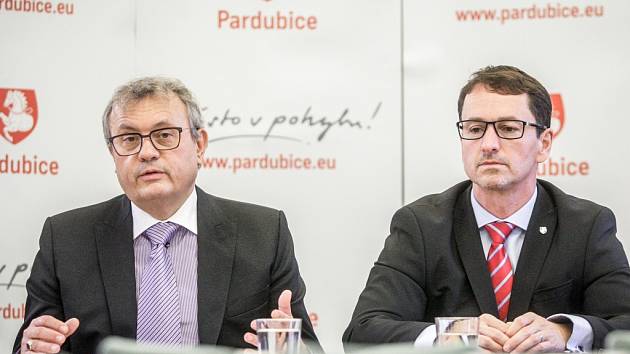 Vladimír Dlouhý a primátor Pardubic Martin Charvát