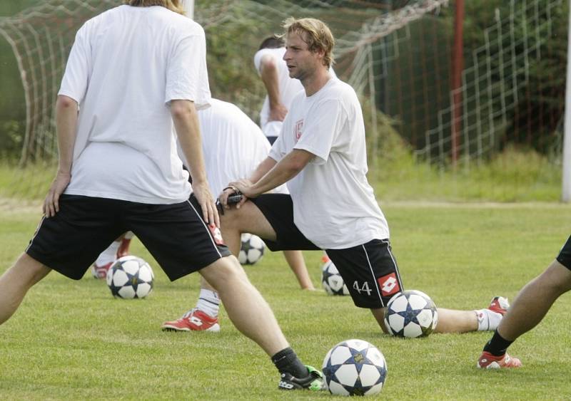 Pardubičtí fotbalisté jsou v přípravě na příští sezonu.