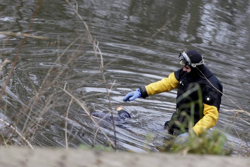 Mrtvé tělo v řece Chrudimce v Pardubicích patřilo zřejmě bezdomovci. 