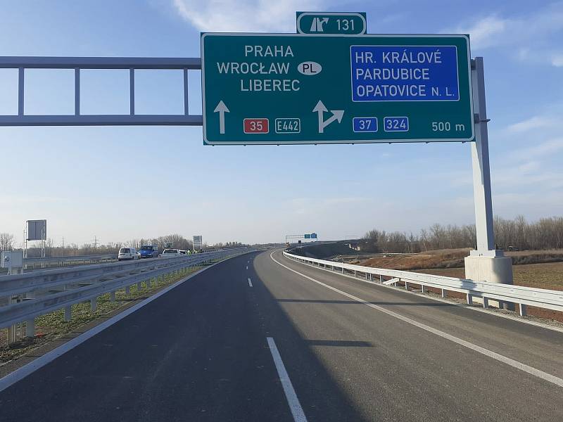 K otevření nového úseku dálnice D35 došlo 15. prosince