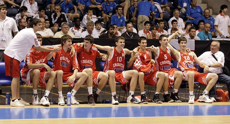 ME U16: Češi na šampionátu získali stříbro. Ve finále prohráli s Chorvatskem 57:67.