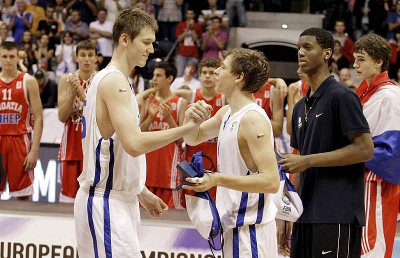 ME U16: Češi na šampionátu získali stříbro. Ve finále prohráli s Chorvatskem 57:67.