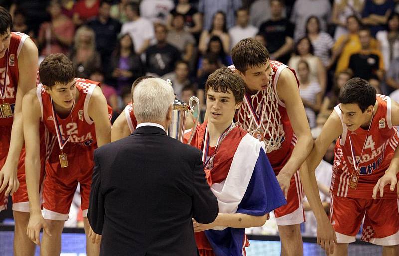 ME U16: Češi na šampionátu získali stříbro. Ve finále prohráli s Chorvatskem 57:67.