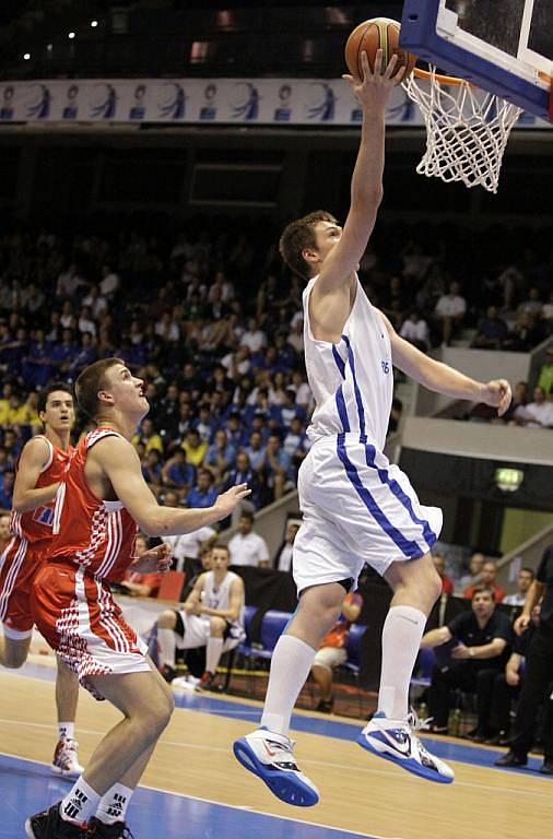 ME U16: Češi na šampionátu získali stříbro. Ve finále prohráli s Chorvatskem 57:67.