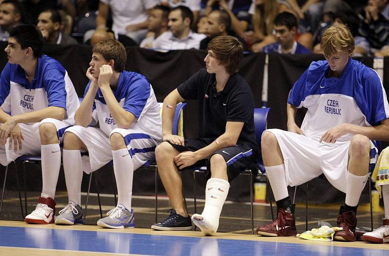 ME U16: Češi na šampionátu získali stříbro. Ve finále prohráli s Chorvatskem 57:67.