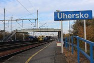 Železniční stanice Uhersko na trati mezi Pardubicemi a Chocní.