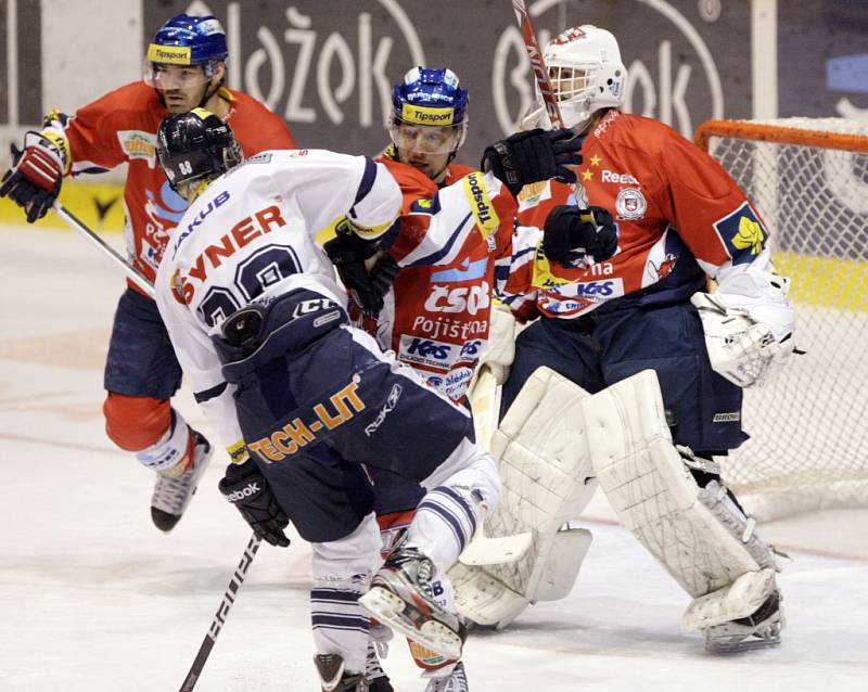 HC ČSOB Pojišťovna Pardubice - Bílý Tygři Liberec 8:1